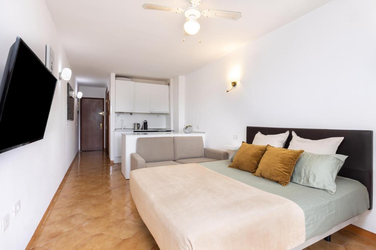 Classbnb - Seafront Studio With Beach View In The Center Of Los Cristianos Los Cristianos  Bagian luar foto